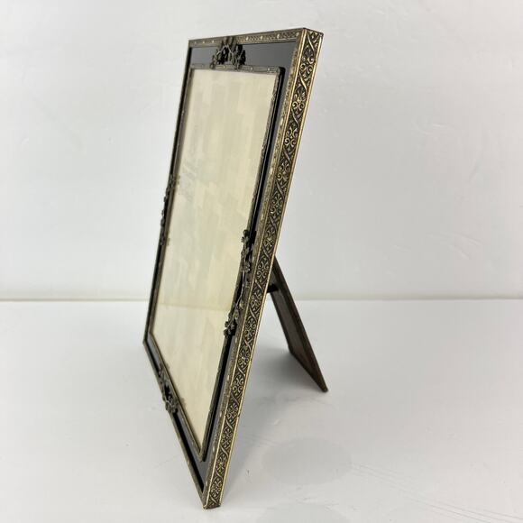 Vintage Bachrach 8in x 10in Brass Table Top Picture Frame - Picture 5 of 11